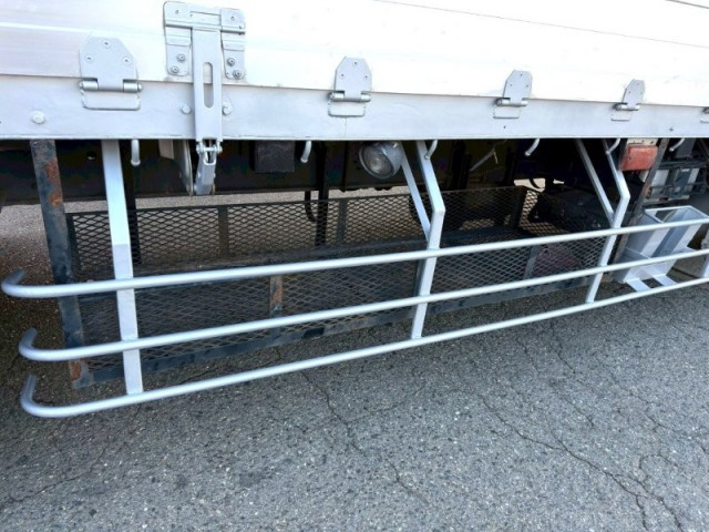 いすゞ ギガ 大型 平ボディ（クレーン付） QKG-CYZ77B(98258) 15枚目