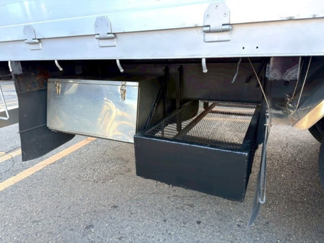 いすゞ ギガ 大型 平ボディ（クレーン付） QKG-CYZ77B(98258) 16枚目