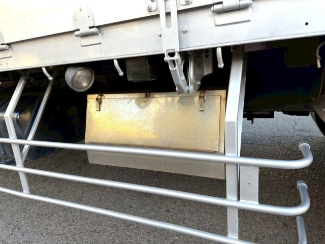 いすゞ ギガ 大型 平ボディ（クレーン付） QKG-CYZ77B(98258) 19枚目