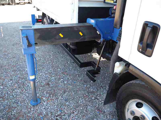 いすゞ エルフ 小型 平ボディ（クレーン付） SKG-NPR85YN(98266) 9枚目