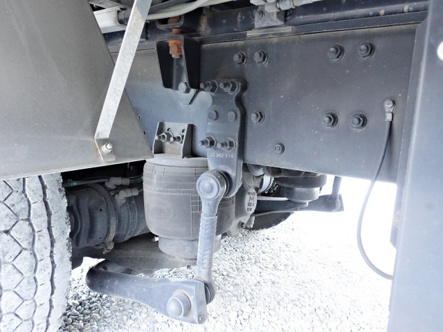 UDトラックス（日産） クオン 大型 ウィング 2PG-CG5CA(98280) 22枚目