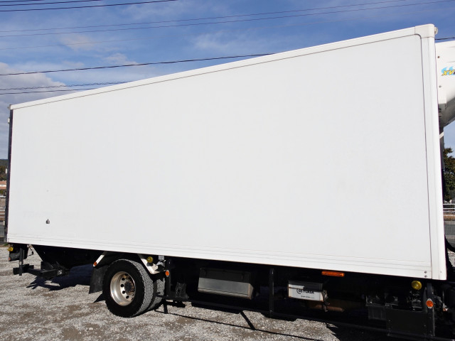 いすゞ フォワード 中型 冷蔵冷凍バン TKG-FRR90T2(98297) 9枚目