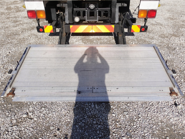 いすゞ フォワード 中型 冷蔵冷凍バン TKG-FRR90T2(98297) 17枚目