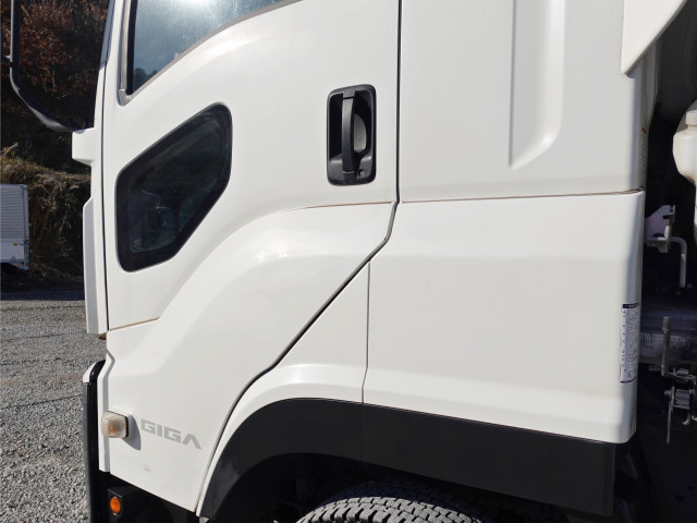 いすゞ ギガ 大型 ウィング QKG-CYJ77B(98316) 13枚目