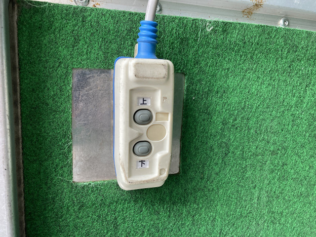 いすゞ エルフ 小型 バン 2RG-NLR88AN(98362) 28枚目