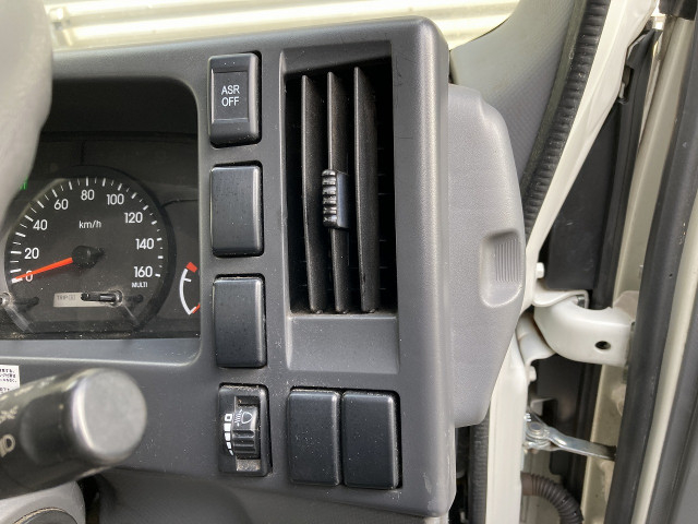 いすゞ エルフ 小型 バン 2RG-NLR88AN(98362) 38枚目