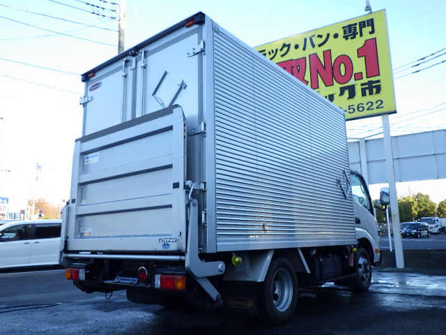 トヨタ ダイナ 小型 バン BDG-XZU504(98390) 2枚目
