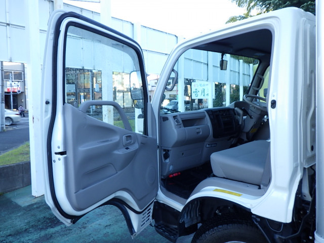 トヨタ ダイナ 小型 バン BDG-XZU504(98390) 26枚目