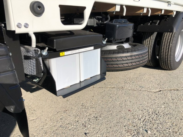 三菱ふそう キャンター 小型 平ボディ 2RG-FBA20(98512) 31枚目