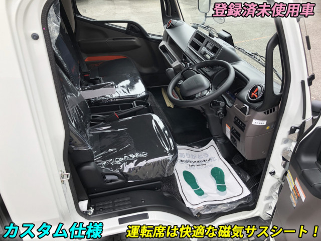 三菱ふそう キャンター 小型 平ボディ（クレーン付） 2PG-FEB90(98514) 4枚目