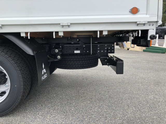 三菱ふそう キャンター 小型 平ボディ（クレーン付） 2PG-FEB90(98514) 32枚目