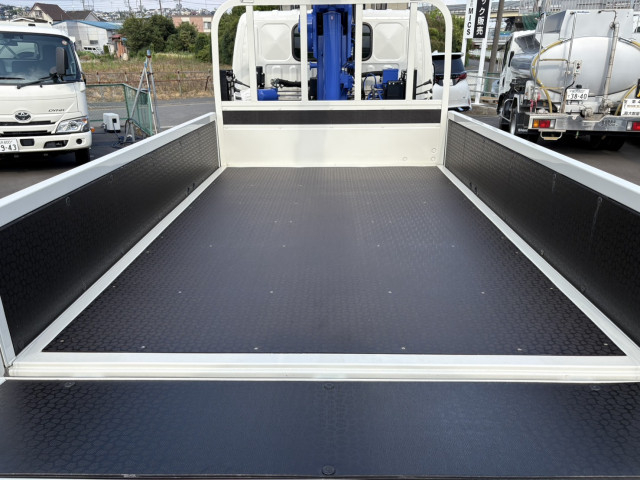 トヨタ ダイナ 小型 平ボディ（クレーン付） 2KG-XZU605(98516) 12枚目