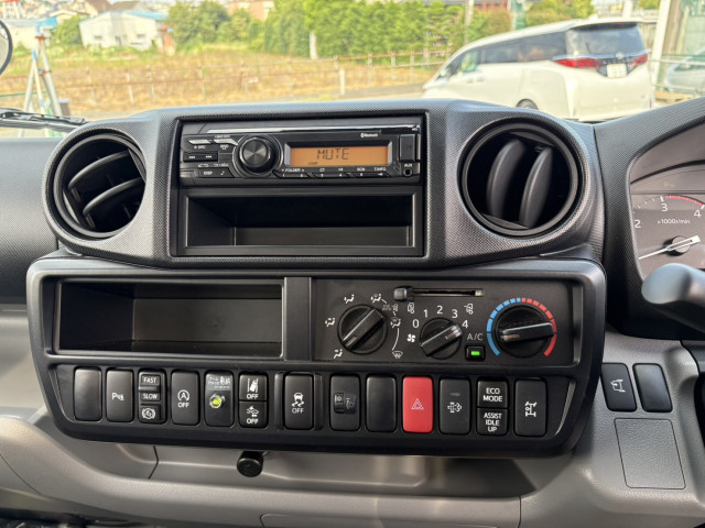 トヨタ ダイナ 小型 平ボディ（クレーン付） 2KG-XZU605(98516) 30枚目