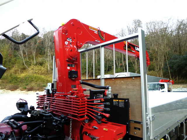 日野 レンジャー 中型 平ボディ（クレーン付） 2PG-FD2ABA(98517) 9枚目