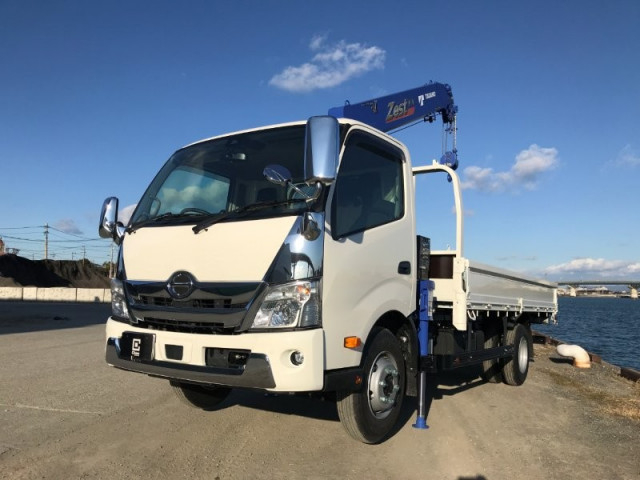 日野 デュトロ 小型 平ボディ（クレーン付） 2KG-XZU720M(98521) 2枚目