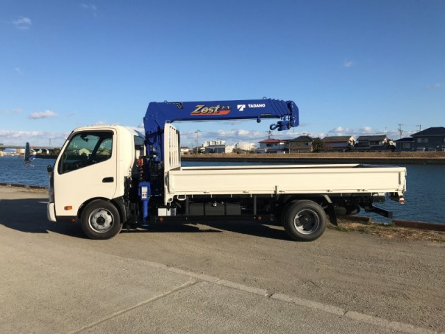 日野 デュトロ 小型 平ボディ（クレーン付） 2KG-XZU720M(98521) 5枚目