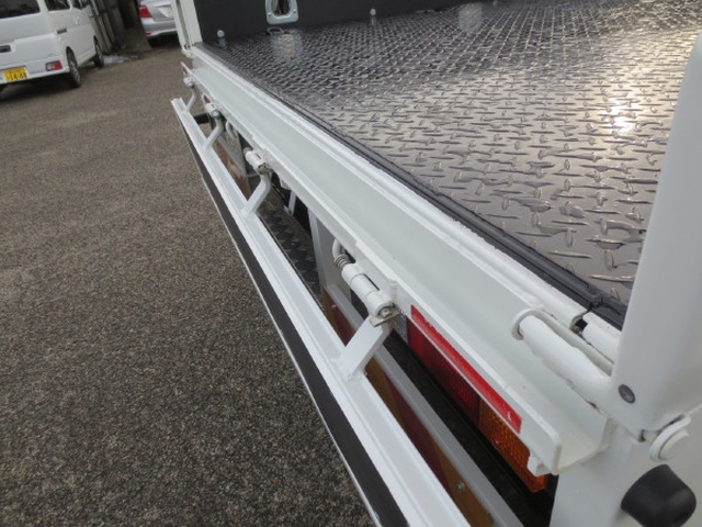 三菱ふそう キャンター 小型 平ボディ（クレーン付） 2PG-FEB80(98538) 13枚目