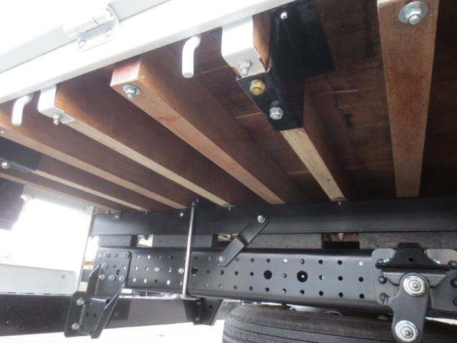 三菱ふそう キャンター 小型 平ボディ（クレーン付） 2PG-FEB80(98538) 14枚目