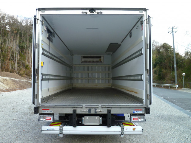 日野 レンジャー 中型 冷蔵冷凍バン 2KG-FC2ABG(98539) 13枚目