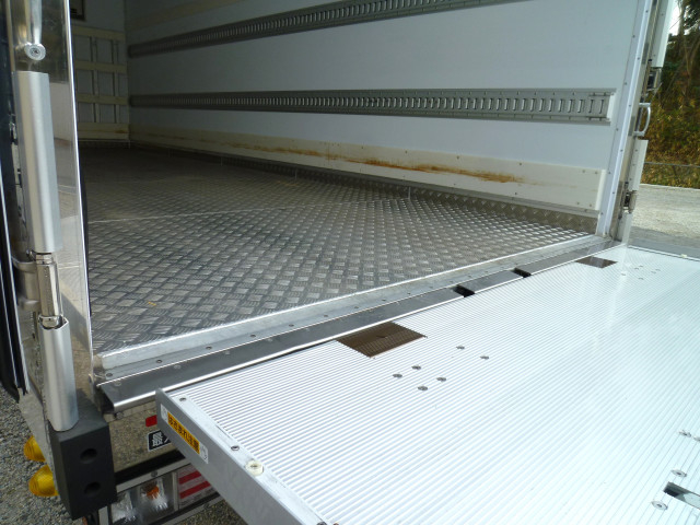 日野 レンジャー 中型 冷蔵冷凍バン 2KG-FC2ABG(98539) 25枚目