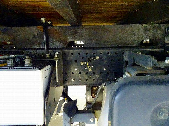 いすゞ フォワード 中型 平ボディ（クレーン付） 2RG-FRR90S2(98540) 43枚目