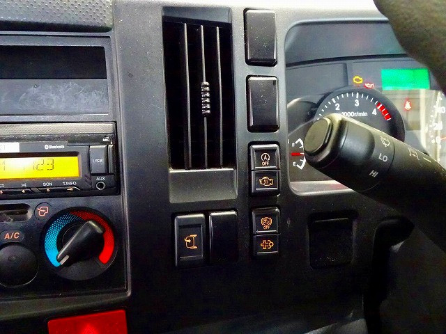 いすゞ エルフ 小型 平ボディ 2RG-NPS88AR(98547) 11枚目