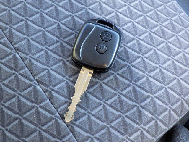 いすゞ エルフ 小型 平ボディ 2RG-NPR88AR(98556) 50枚目