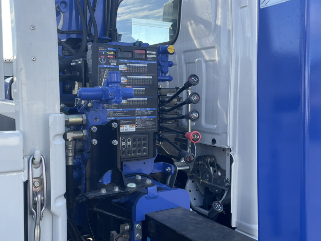 いすゞ エルフ 小型 平ボディ（クレーン付） 2RG-NKR88R(98558) 25枚目