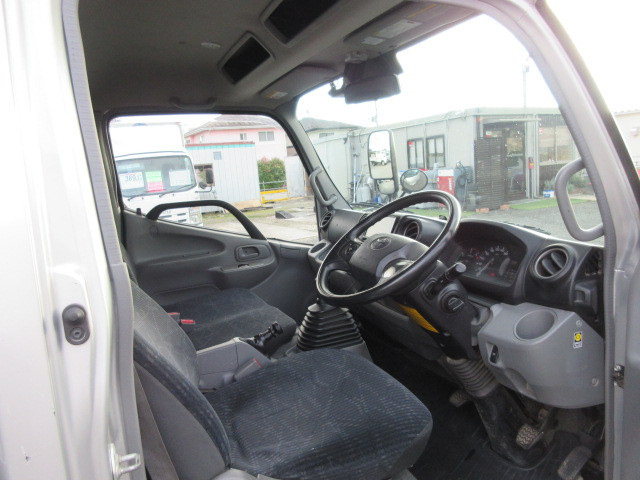 トヨタ トヨエース 小型 平ボディ 2RG-XZC655(98560) 12枚目