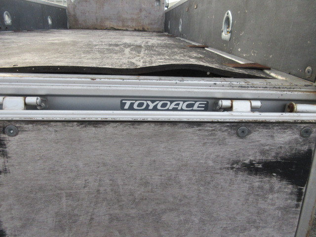 トヨタ トヨエース 小型 平ボディ 2RG-XZC655(98560) 38枚目
