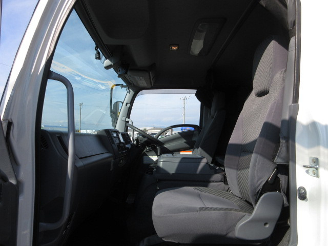 いすゞ フォワード 中型 ウィング 2RG-FRR90T2(98564) 28枚目