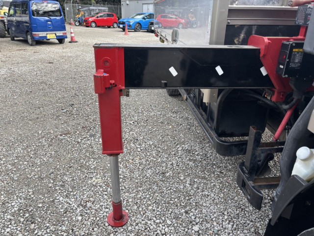 いすゞ エルフ 小型 平ボディ（クレーン付） 2RG-NPR88YN(98576) 17枚目