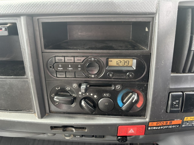 いすゞ エルフ 小型 平ボディ（クレーン付） 2RG-NPR88YN(98576) 31枚目