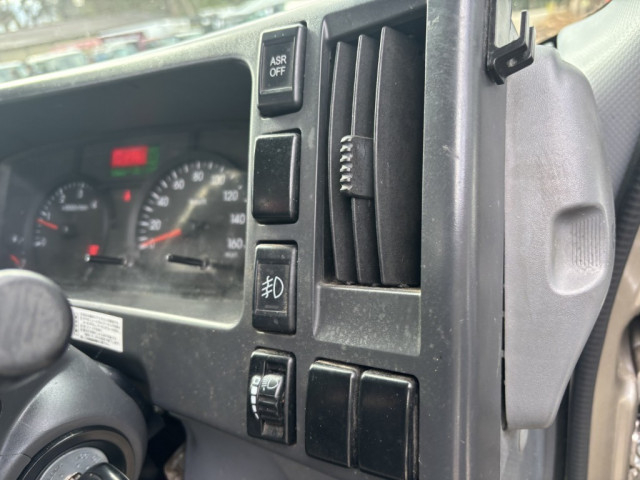 いすゞ エルフ 小型 平ボディ（クレーン付） 2RG-NPR88YN(98576) 33枚目