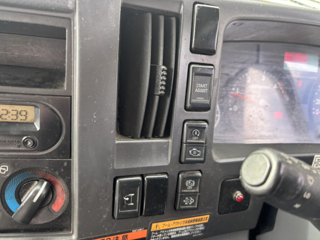 いすゞ エルフ 小型 平ボディ（クレーン付） 2RG-NPR88YN(98576) 34枚目