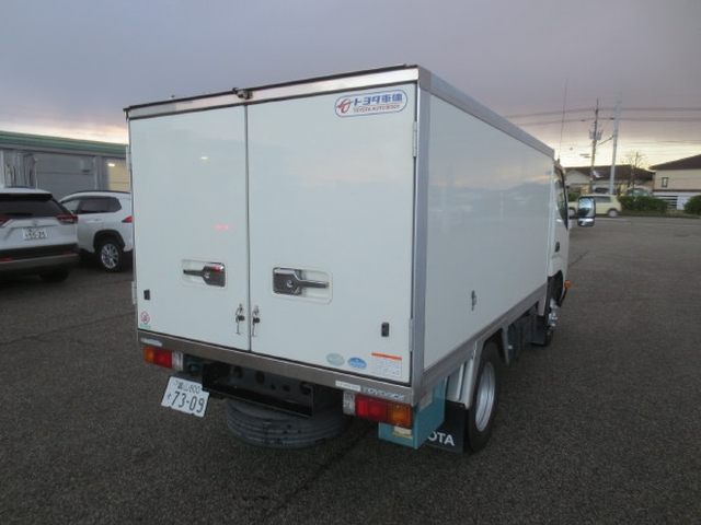 トヨタ トヨエース 小型 冷蔵冷凍バン TKG-XZC605(98581) 4枚目