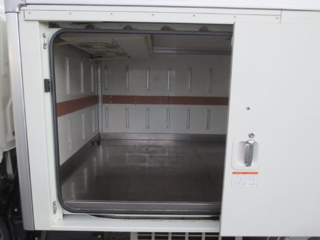 トヨタ トヨエース 小型 冷蔵冷凍バン TKG-XZC605(98581) 11枚目