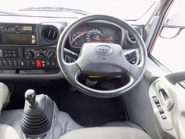 トヨタ ダイナ 小型 冷蔵冷凍バン TKG-XZU645(98583) 13枚目