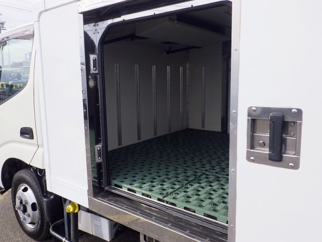 トヨタ ダイナ 小型 冷蔵冷凍バン TKG-XZU645(98583) 32枚目