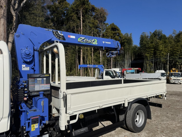 トヨタ ダイナ 小型 平ボディ（クレーン付） TKG-XZU650(98589) 7枚目