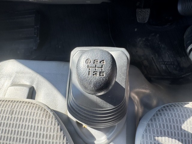 トヨタ ダイナ 小型 平ボディ（クレーン付） TKG-XZU650(98589) 33枚目