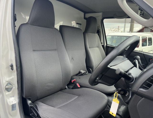 トヨタ レジアスエース 小型 冷蔵冷凍バン QDF-KDH201V(98592) 19枚目