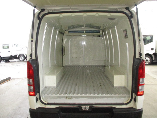 トヨタ ハイエース 小型 冷蔵冷凍バン LDF-KDH206V(98595) 3枚目