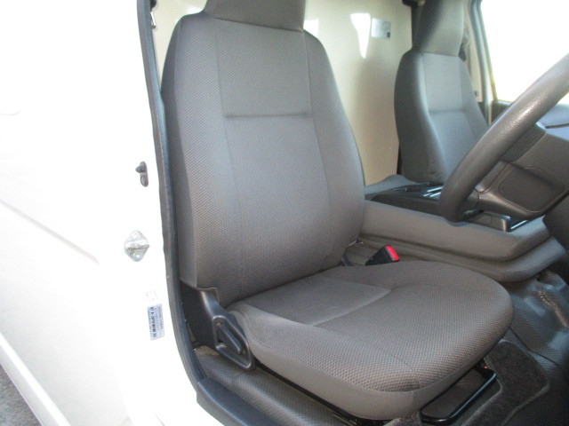 トヨタ ハイエース 小型 冷蔵冷凍バン LDF-KDH206V(98595) 11枚目