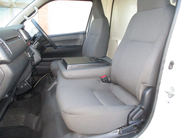 トヨタ ハイエース 小型 冷蔵冷凍バン LDF-KDH206V(98595) 12枚目