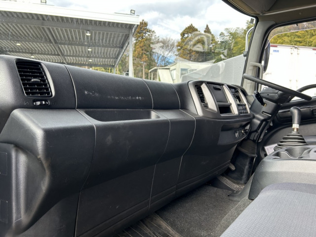 日野 レンジャー 中型 バン TKG-FD7JLAG(98600) 32枚目