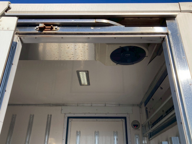 三菱ふそう キャンター 小型 冷蔵冷凍バン TPG-FEA20(98601) 12枚目