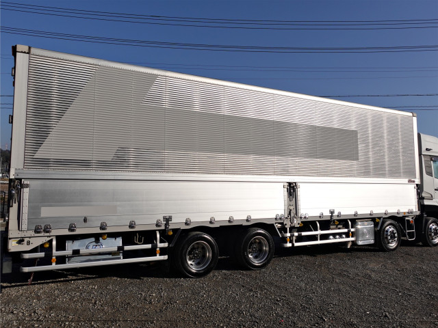 UDトラックス（日産） クオン 大型 ウィング QKG-CG5ZA(98602) 10枚目