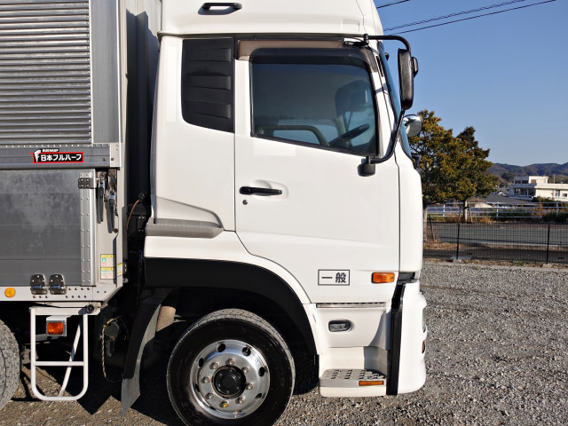UDトラックス（日産） クオン 大型 ウィング QKG-CG5ZA(98602) 11枚目