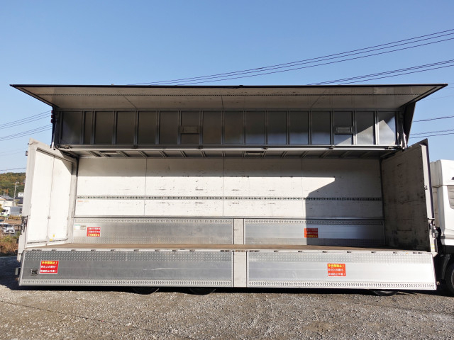 UDトラックス（日産） クオン 大型 ウィング QKG-CG5ZA(98602) 13枚目